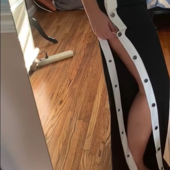 Black and white bottom pants - Picture 2 of 2